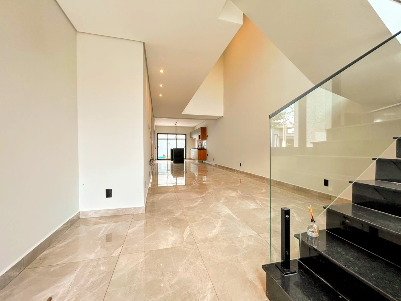 Casa à venda com 4 quartos, 3 suítes, 2 vagas e 205m² no Vila Monte Alegre, Paulínia (SP) — foto 2 de 16