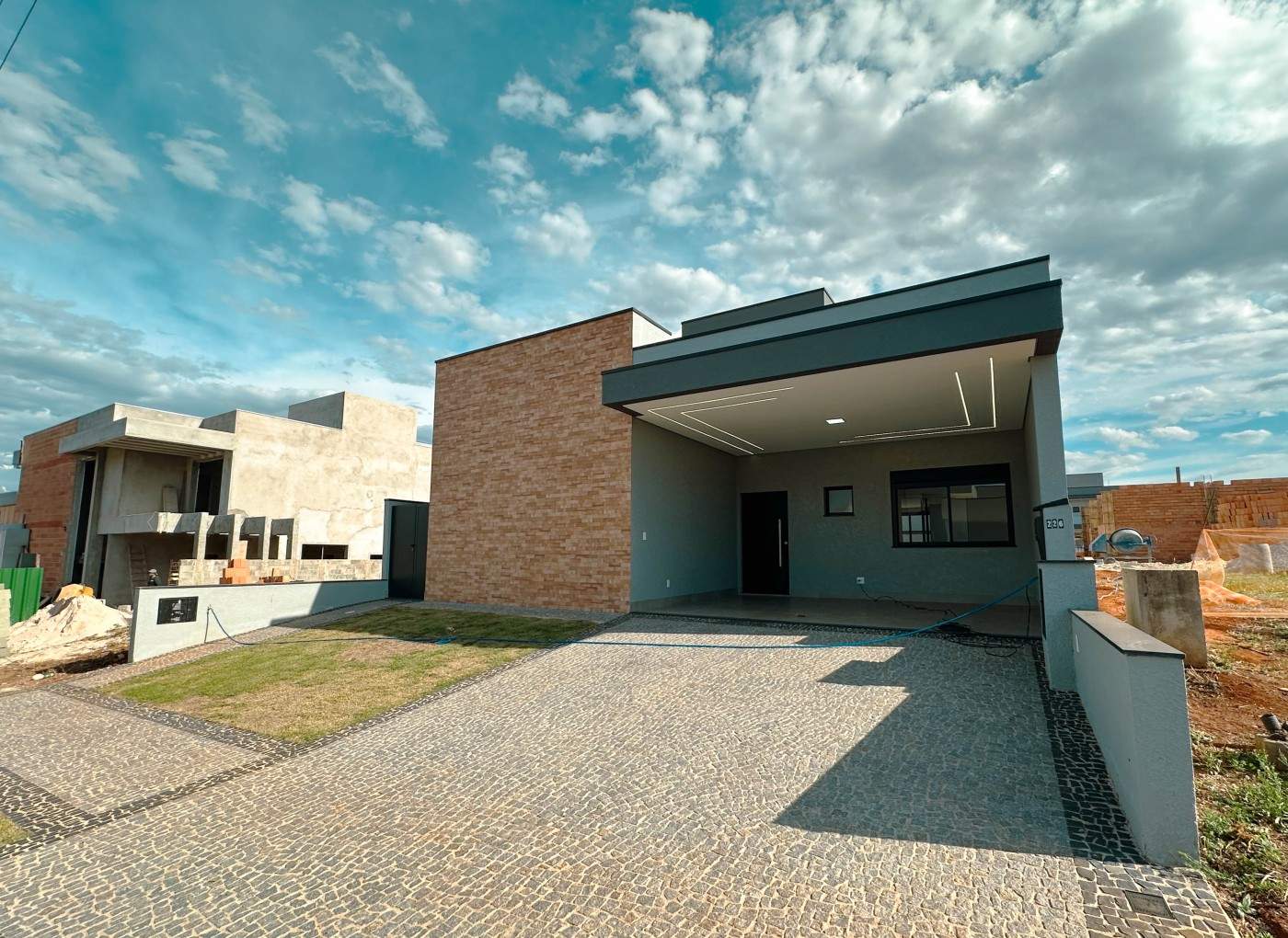 Casa à venda com 3 quartos, 3 suítes, 2 vagas e 212m² no Parque Brasil 500, Paulínia (SP) — foto 2 de 23